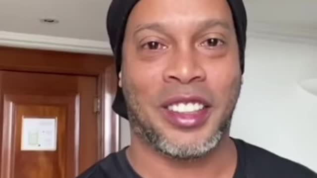 Ronaldinho dio positivo para coronavirus