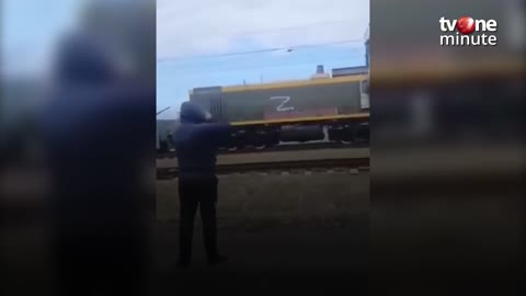 up in arms ! Russian Armored Train Brings Pair of Cannons to Ukraine