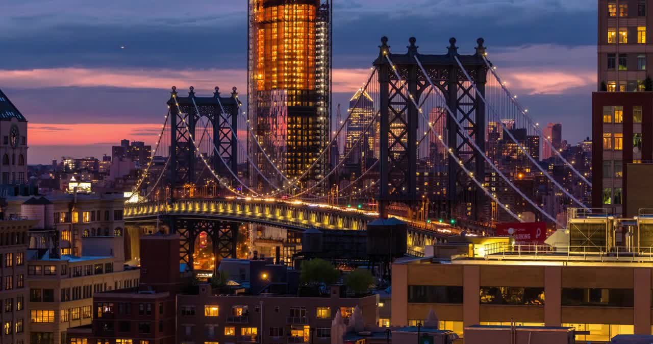 Timelapse of Manhattan Bridge and New York Skyline