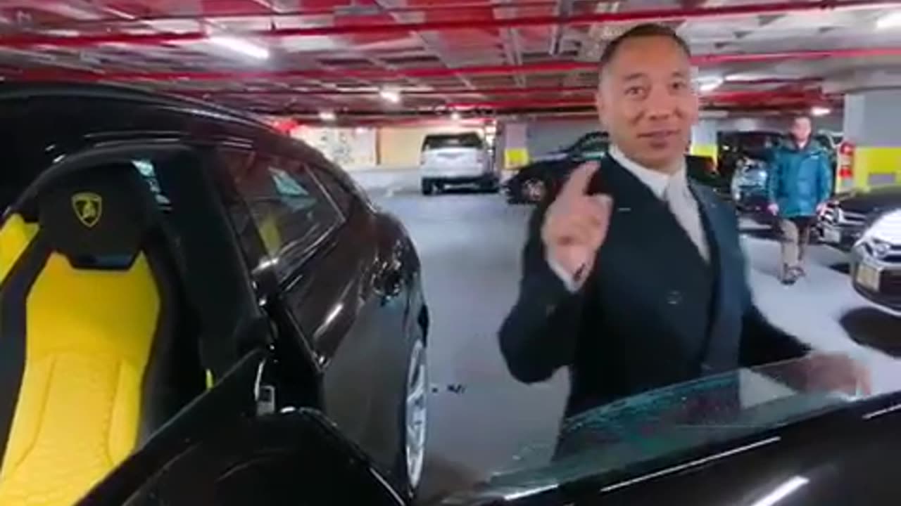 20190105文贵先生视频：保镖告诉我，林宝坚尼为我特制的SUV已经到我的停车场了，我都快忘了这个车了