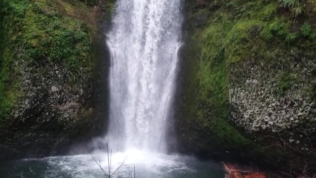 لقطات بطيئة لشلالات ..Slow shots of Multnomah Waterfalls