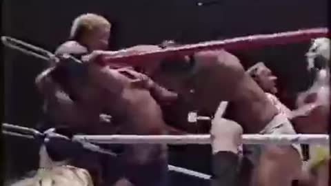 Hulk Hogan/Roddy Piper vs Paul Orndorff/Harley Race