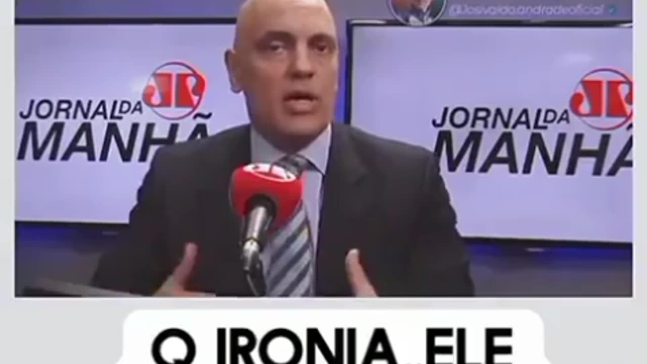 A ironia : Ele mesmo se tornou o ditador.