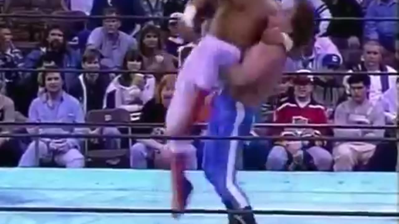 2 Cold Scorpio vs Chris Benoit