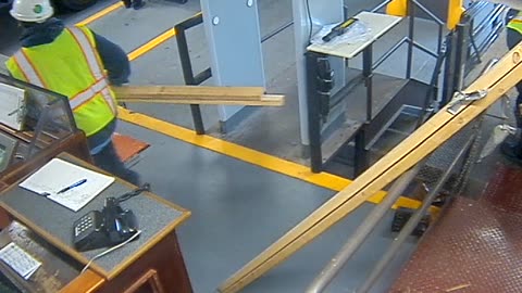 3205LHOBBACStLoadingDock_2021-01-06_08h59min50s487ms.mp4