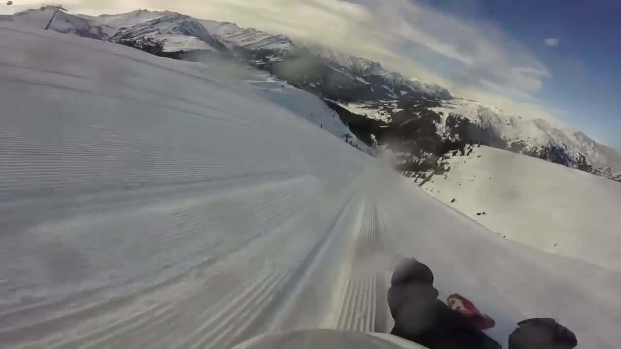 100 meter piste slide with no skies (82Km_h) GoPro Hero