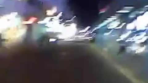 岡山駅前にて路上ライブ。ともぞう