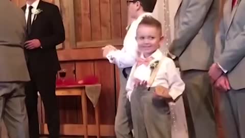 Kids add some comedy to a wedding! - Ring Bearer Fails