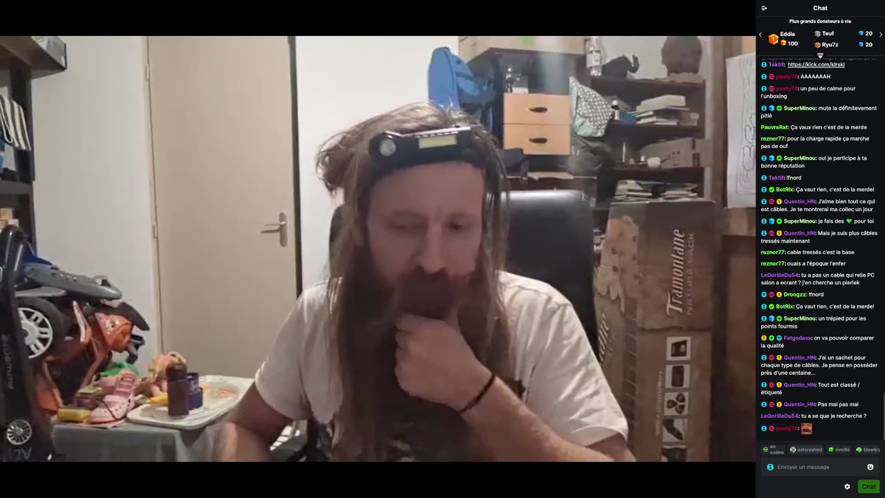 2023-08-07 (4bis.2) - Unboxing de trucs déjà unboxés - Kick Triskel (version avec chat)