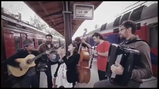 Ay Carmela - Barcelona Gipsy Klezmer Orchestra live in Vilnius
