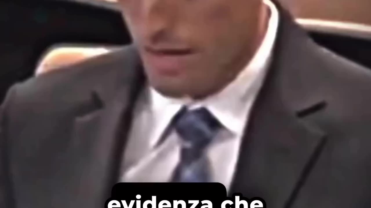 Sulla Luna con la navicella Domopak🤣