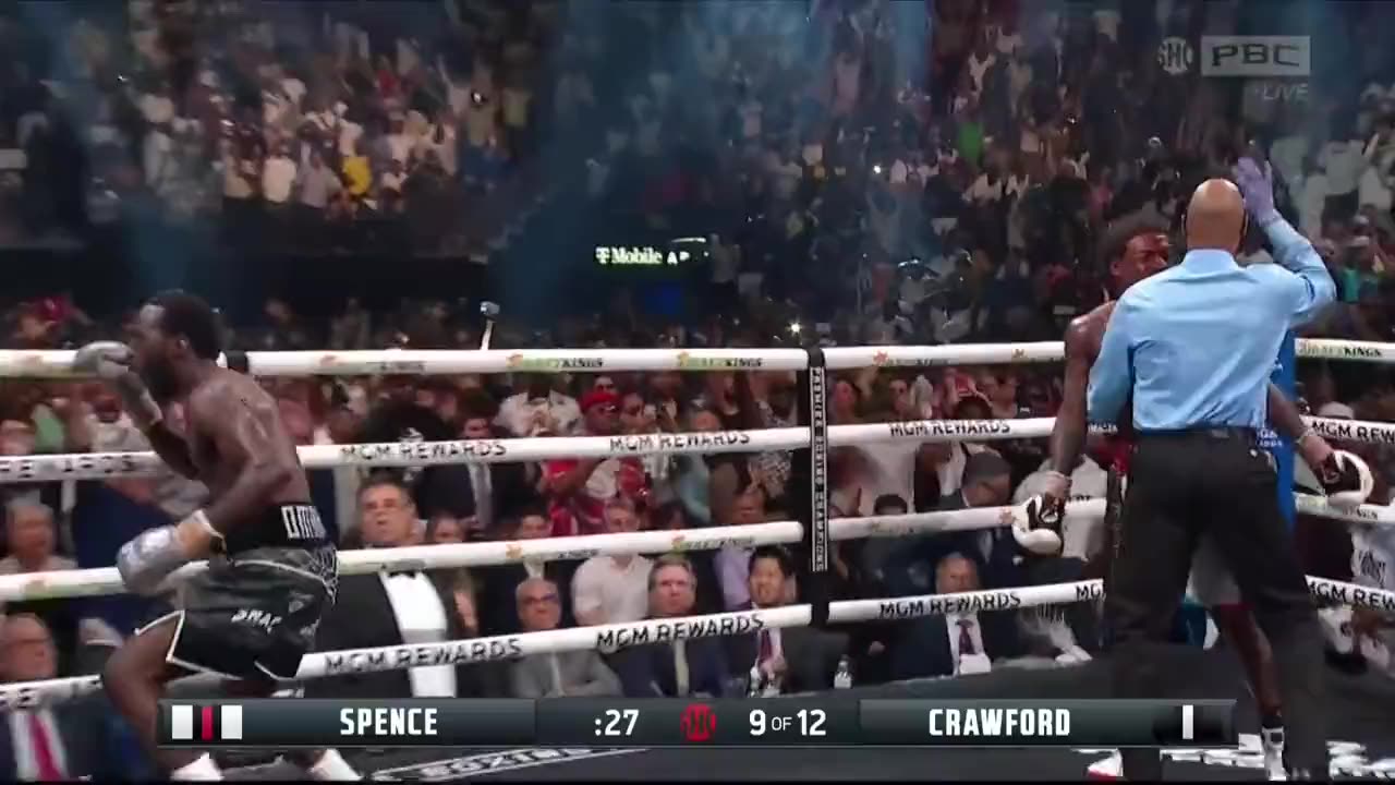 TERENCE CRAWFORD KNOCKS OUT ERROL SPENCE JR.