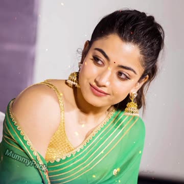 Rashmika Mandanna pics go viral, actress shows new glimpse of Animal's Hyderabad event🥰😱