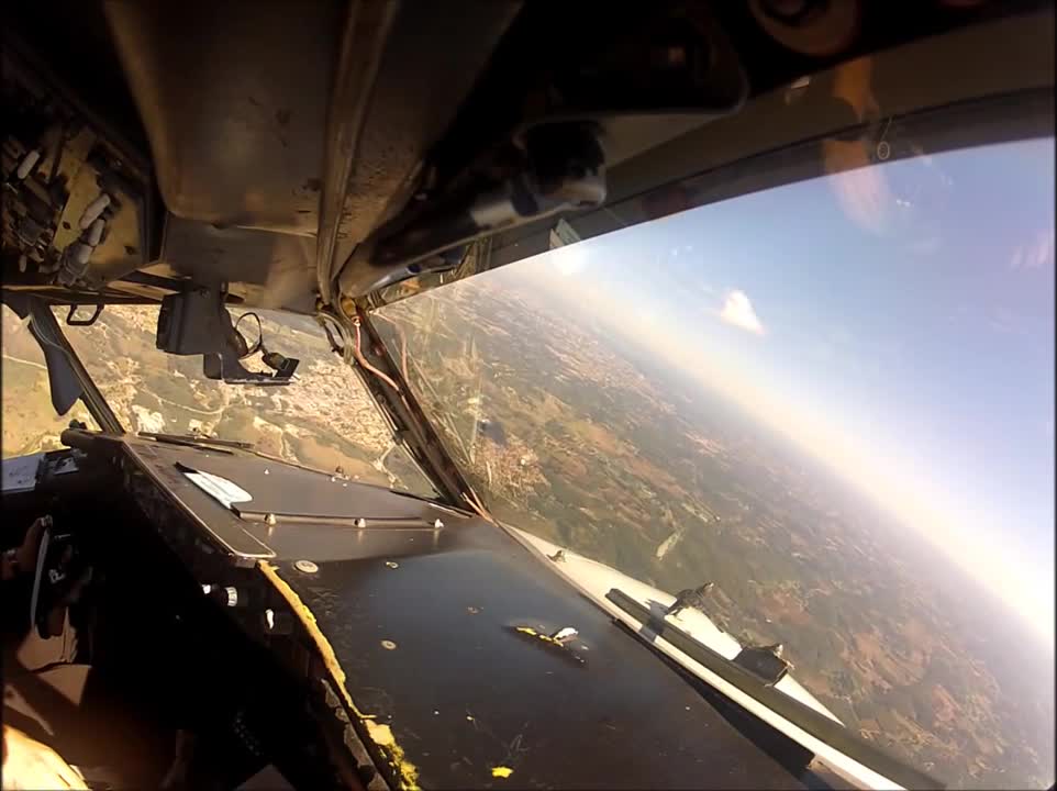 Flight Landing in Curitiba- Brazil Boeing 737-300