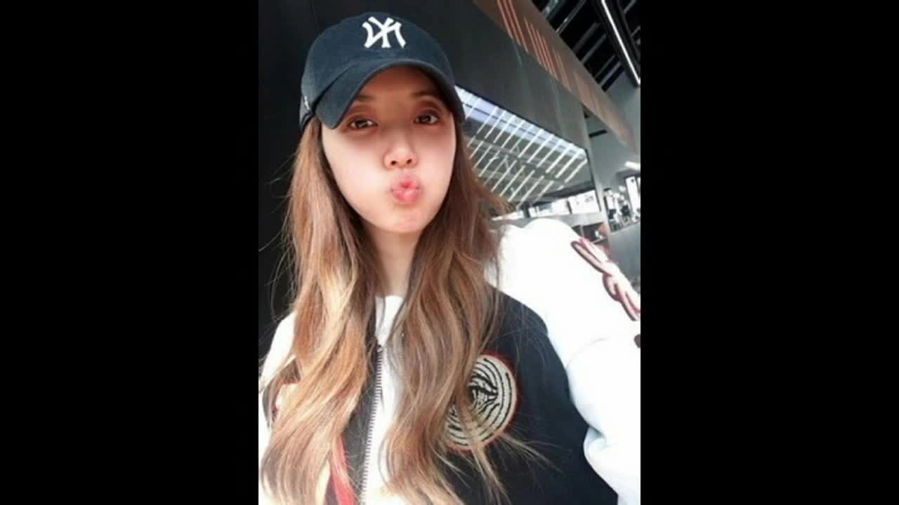 8 Months Pregnant Park Han Byul Updates Fans With A Selca!