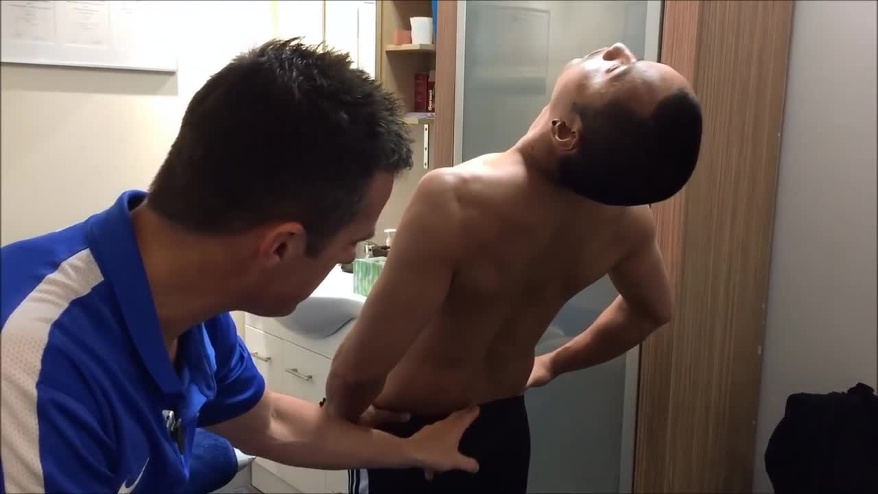 Treatment and stretches for a lumbar disc bulge