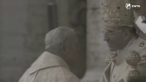 Juan Pablo I recibe el saludo del Cardenal Karol Wojtyla 03/09/1978