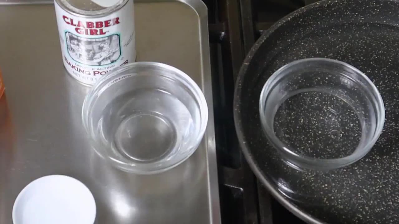 The Science Behind Quick Bread's Bubbly Delight_ Baking Powder vs Baking Soda