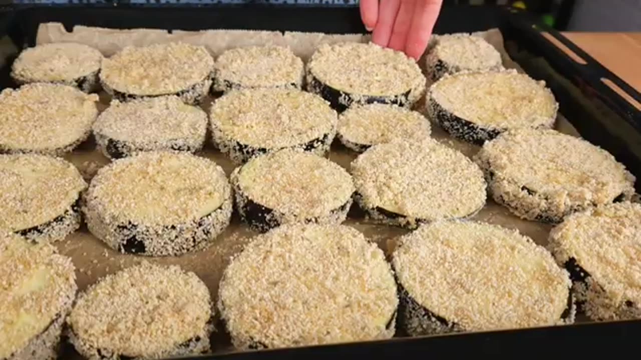 My kids' favorite snack! Breaded eggplant tastes better than pizza!