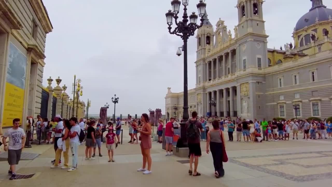 Summer Madrid Old Town Hike, Madrid, Spain Tour