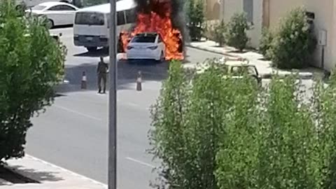 The burning car..... 🔥🤔