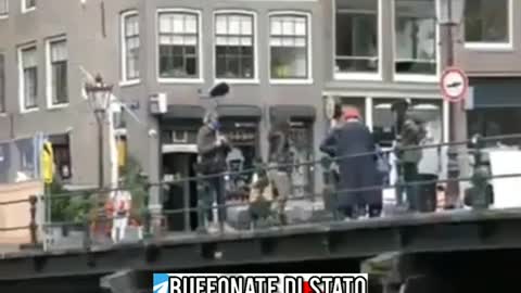 Professionisti della disinformazione in azione