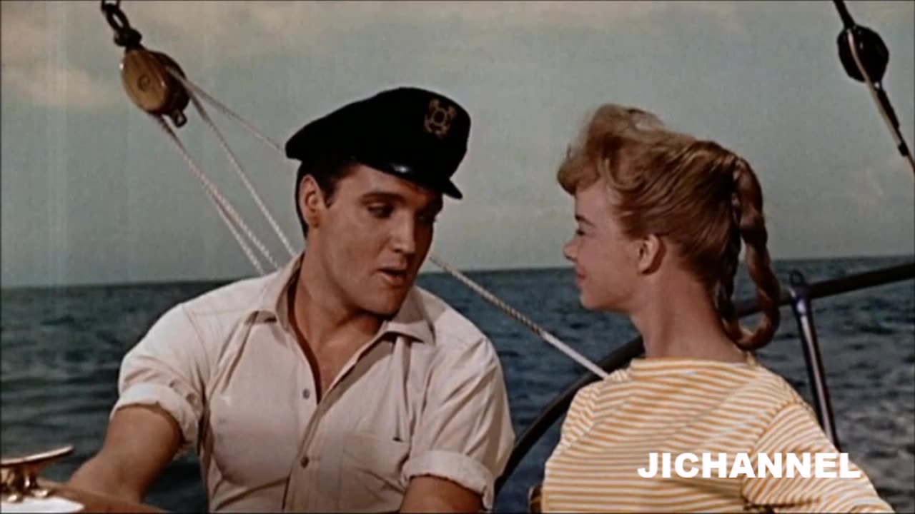 Le film Filles! Filles! Filles!,Elvis incarne un skipper de bateau charter qui aide les touristes