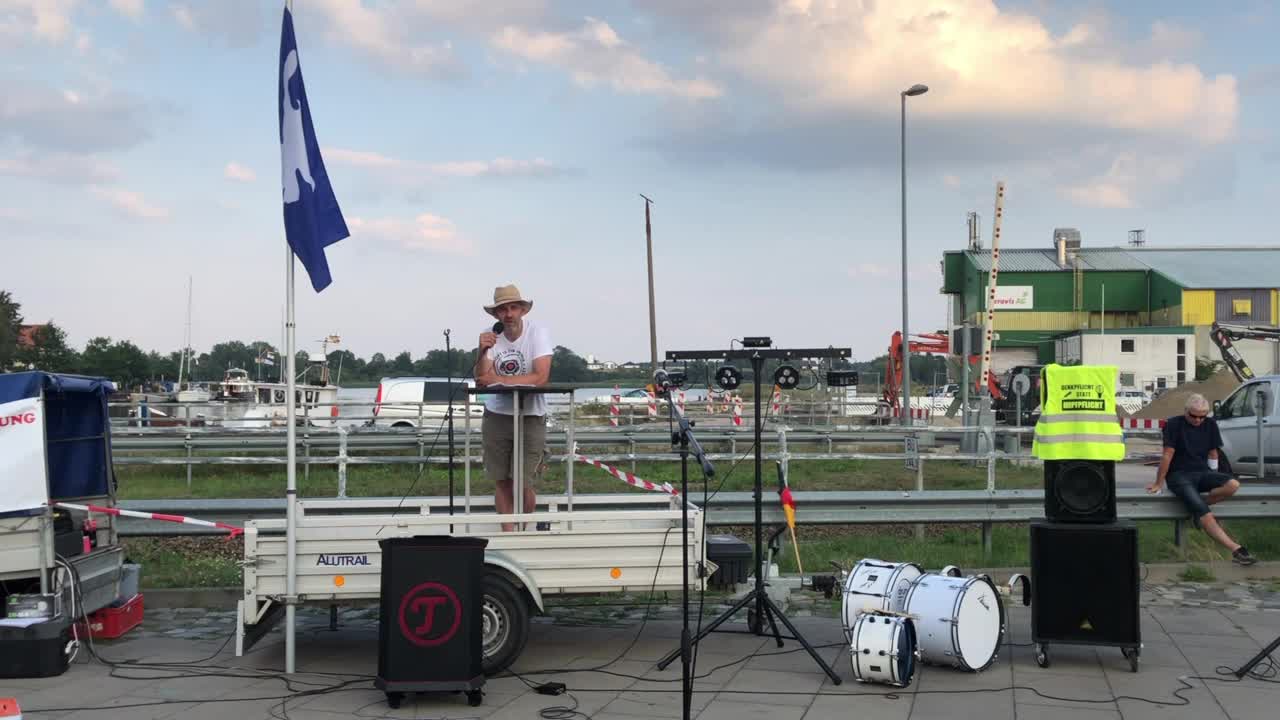 Wolgast - Stefan eröffnet die Versammlung 16-08-2022