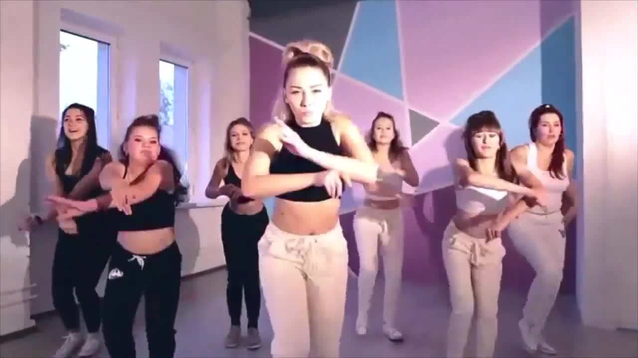 Dance, exhibit and feel free with light choreography