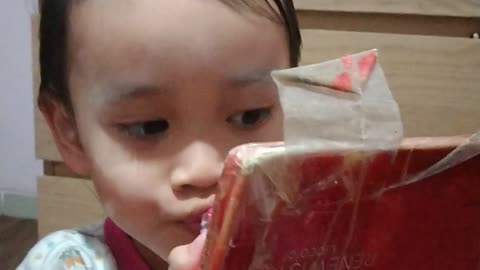 Artis cilik lagi dandan