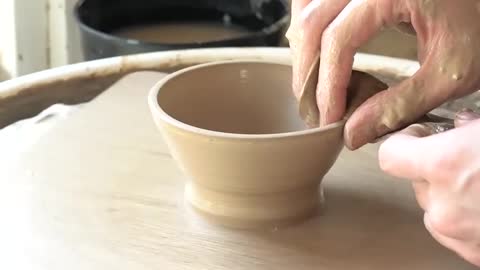 Make The Edge Of A Pottery Bowl