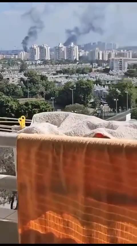 Multiple rocket strikes hit Tel Aviv