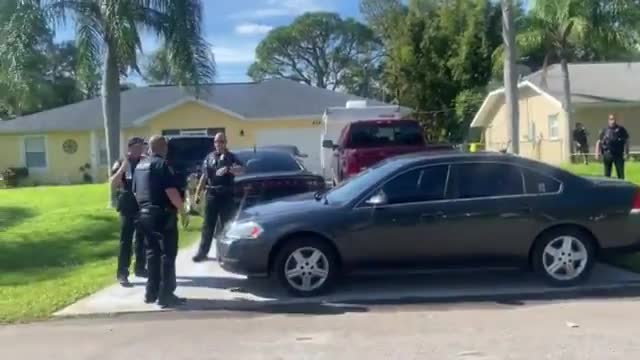 FBI Executes Search Warrant At Home Of Gabby Petito's Fiancé Brian Laundrie CRIME SCENE