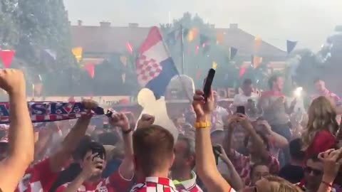 Plenković slavi s navijačima