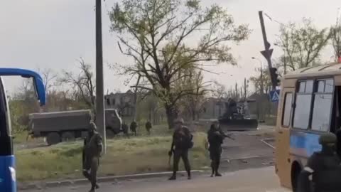 New video of evacuation of civilians from Azovstal