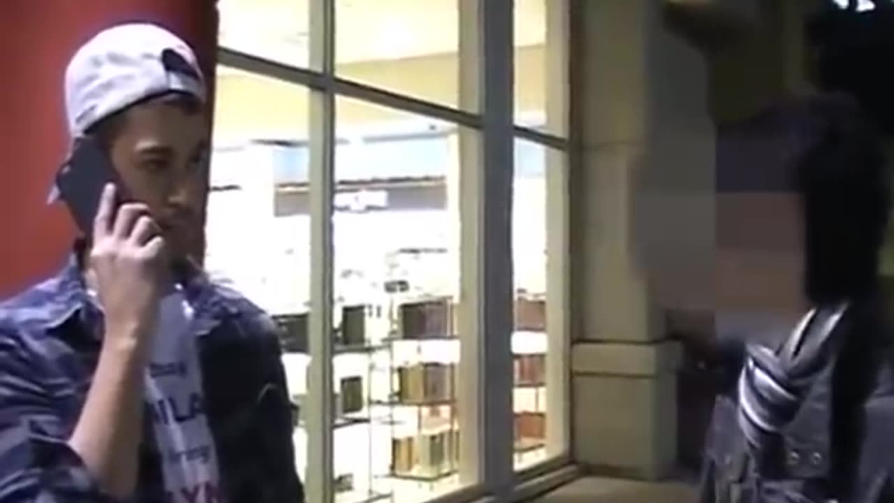 Man thinks he's meeting 12 year old boy instead meets Predator Hunter.