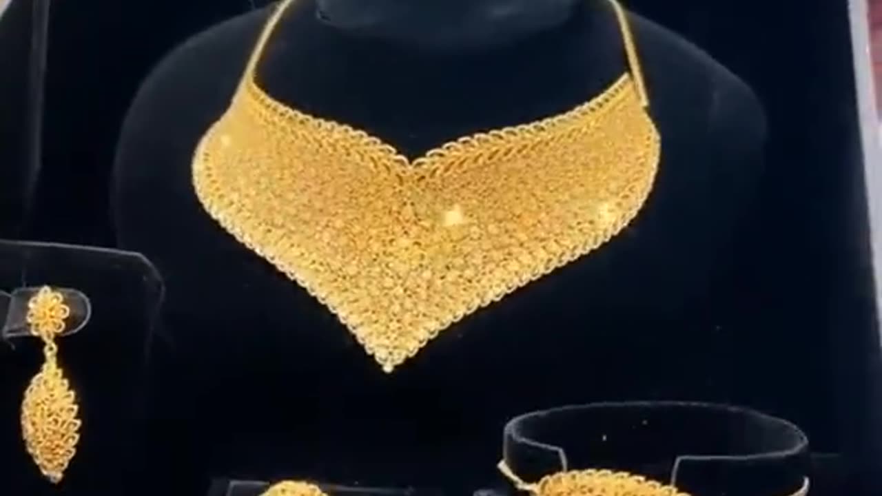 Beautifull Gold set