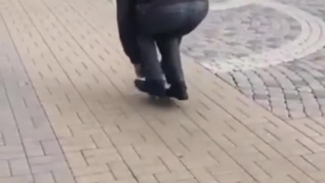 Amazing little cycle trick man