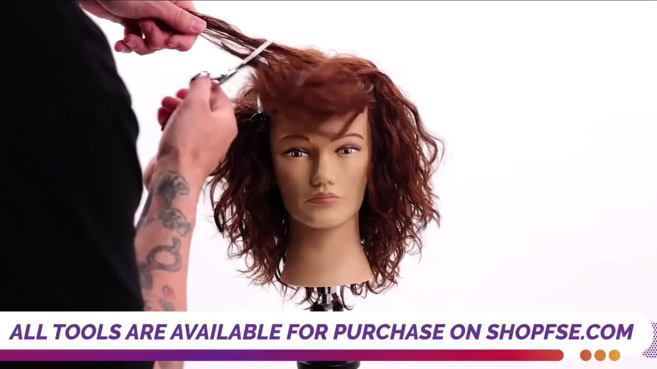 Stylish Wavy & Curly Haircut for a Round Face