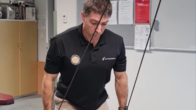Straight arm pulldown (theraband)