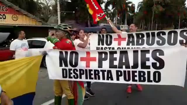 Protesta contra alza de pajes