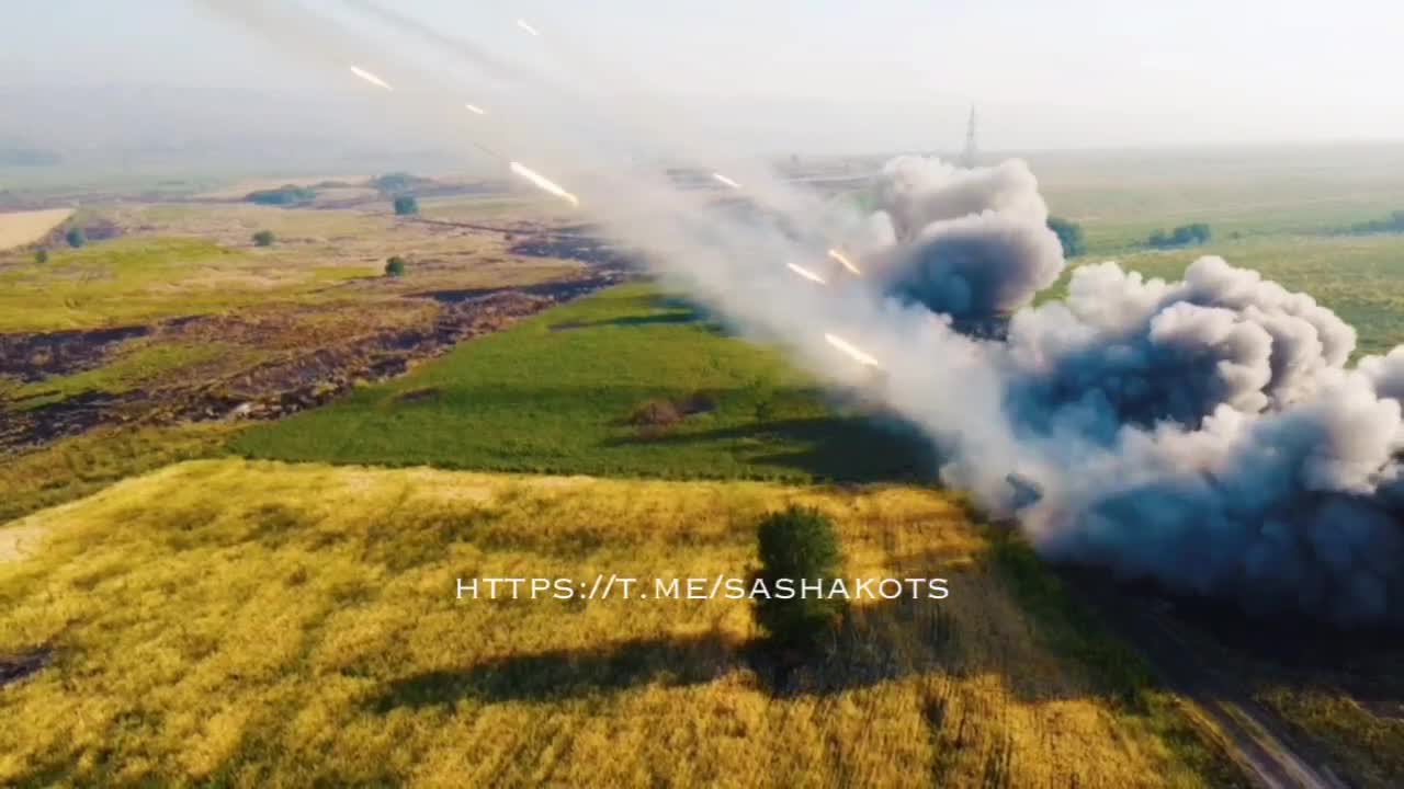 Ukraine War - Rocket artillery drives the Armed Forces of Ukraine to the west of Lisichansk