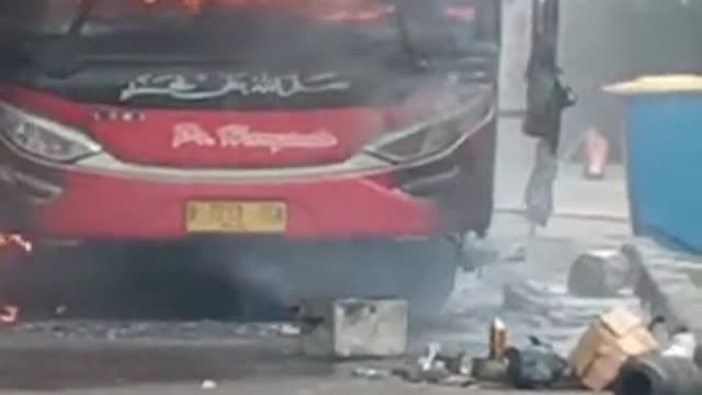 Bus Terbakar