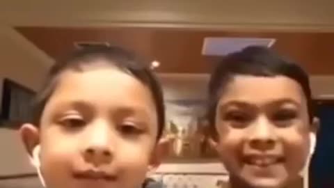 Two children song very good zara holi holi chal