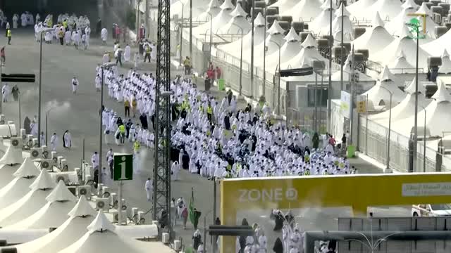 Haj pilgrims perform 'stoning of the devil' ritual