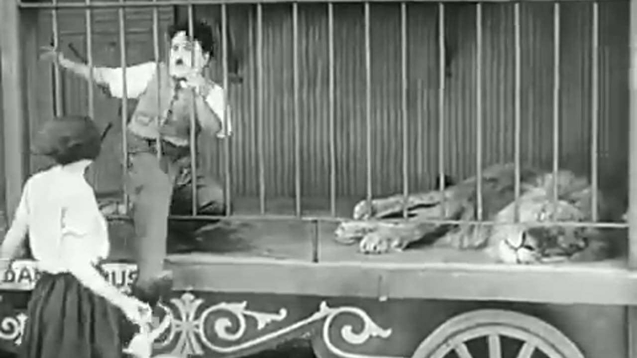 Charlie Chaplin - The Lion’s Cage 😂