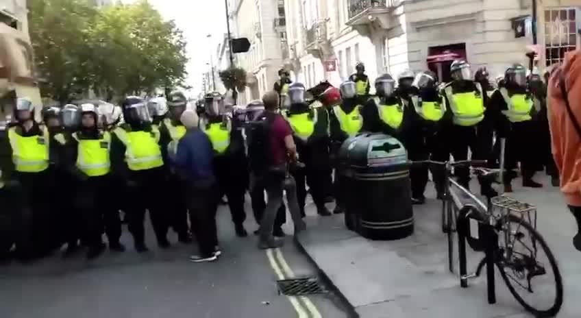 🚨 - Massive anti-government protest in London