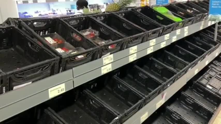 With ongoing farmer's protests, Dutch supermarkets looks completely empty today.