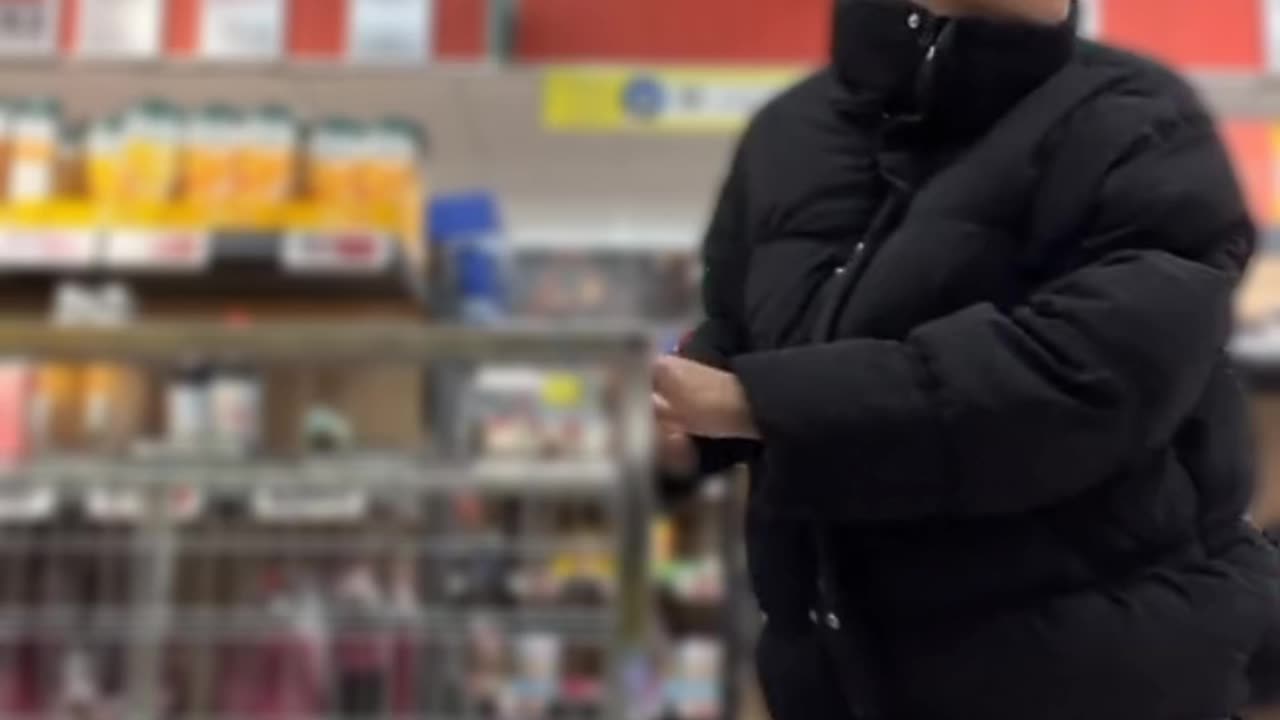 Lidl employee goes crazy because what fell down