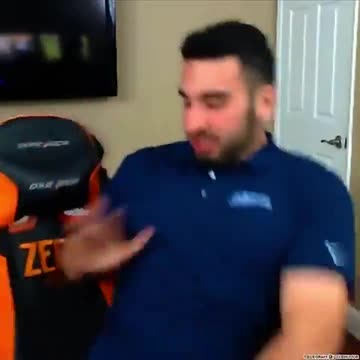 The patience of a cat: Funny video